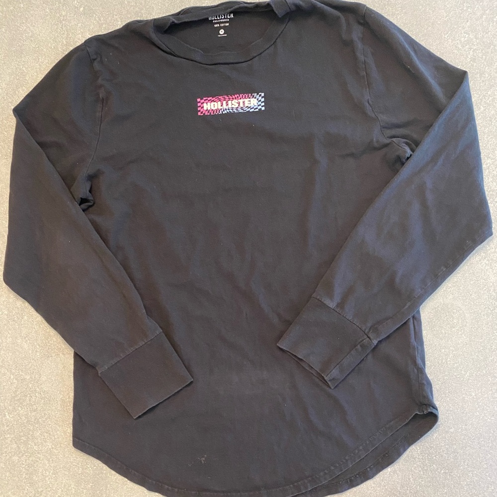 Hollister long sleeve t shirt - size medium men’s